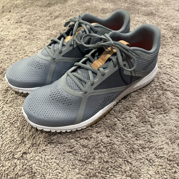 Reebok Flexagon shoes.  Size 11.5.  Only worn once. - Picture 1 of 3